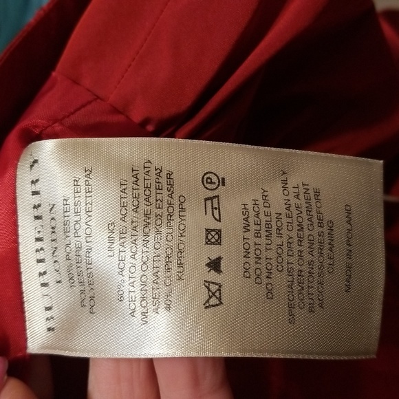 LADY IN RED❣️Gorgeous Iridescent red Burberry short belted jacket - Picture 9 of 12